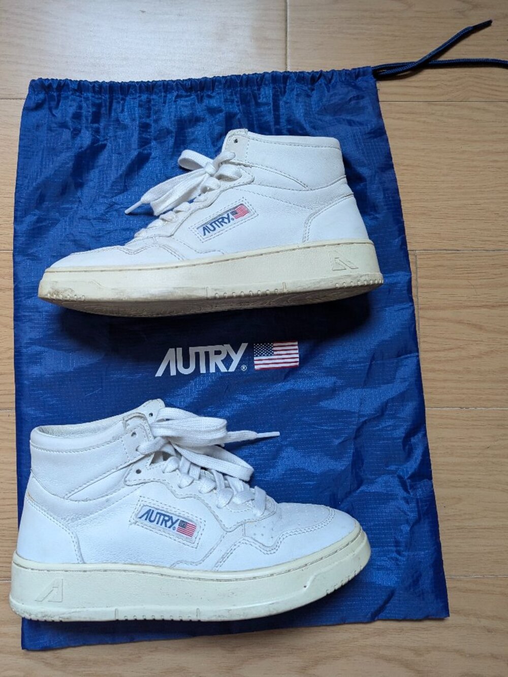 Rare Womens Autry Action Medalist Mid-Top Goat Leather Sneakers White 36